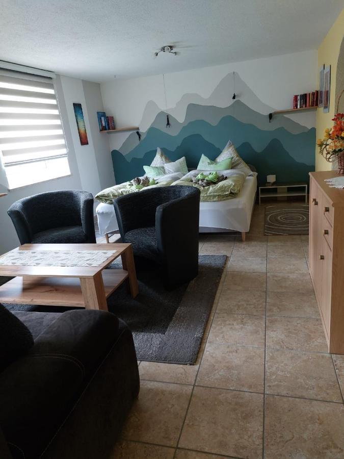 Apartment Glasperlenfloh *